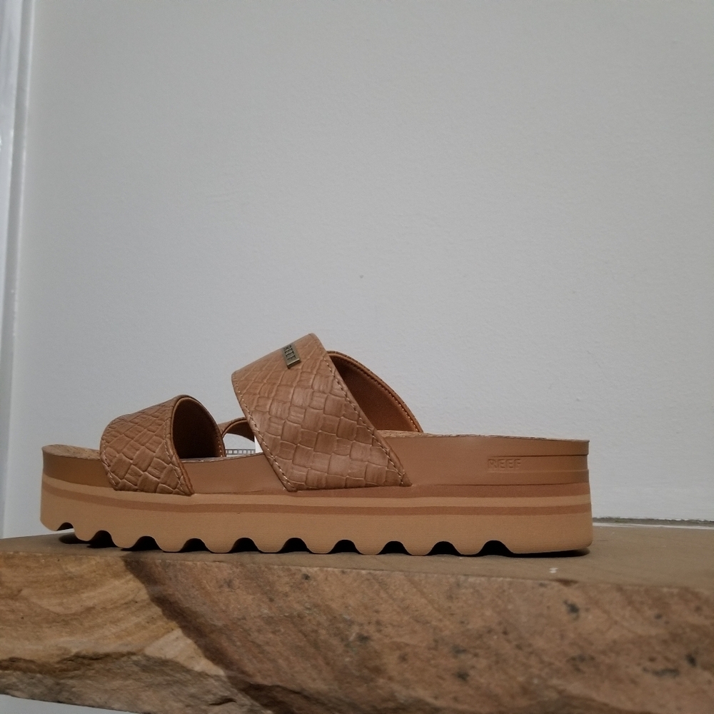🔥🔥NEW! Reef Cushion Vista Tan Wicker Platform Sandals Sz 9.5 PRICE FIRM - Picture 5 of 6